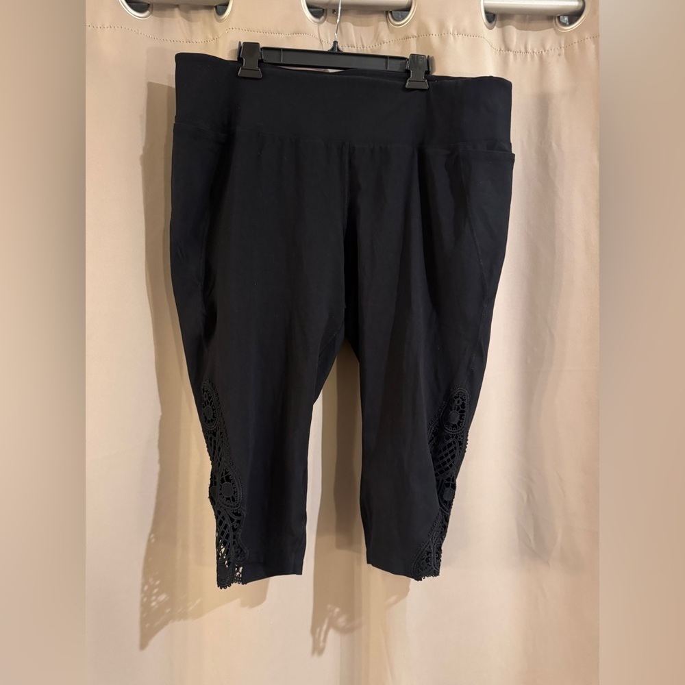 Plus Size LIVI Black Cropped Leggings with Lace Detail